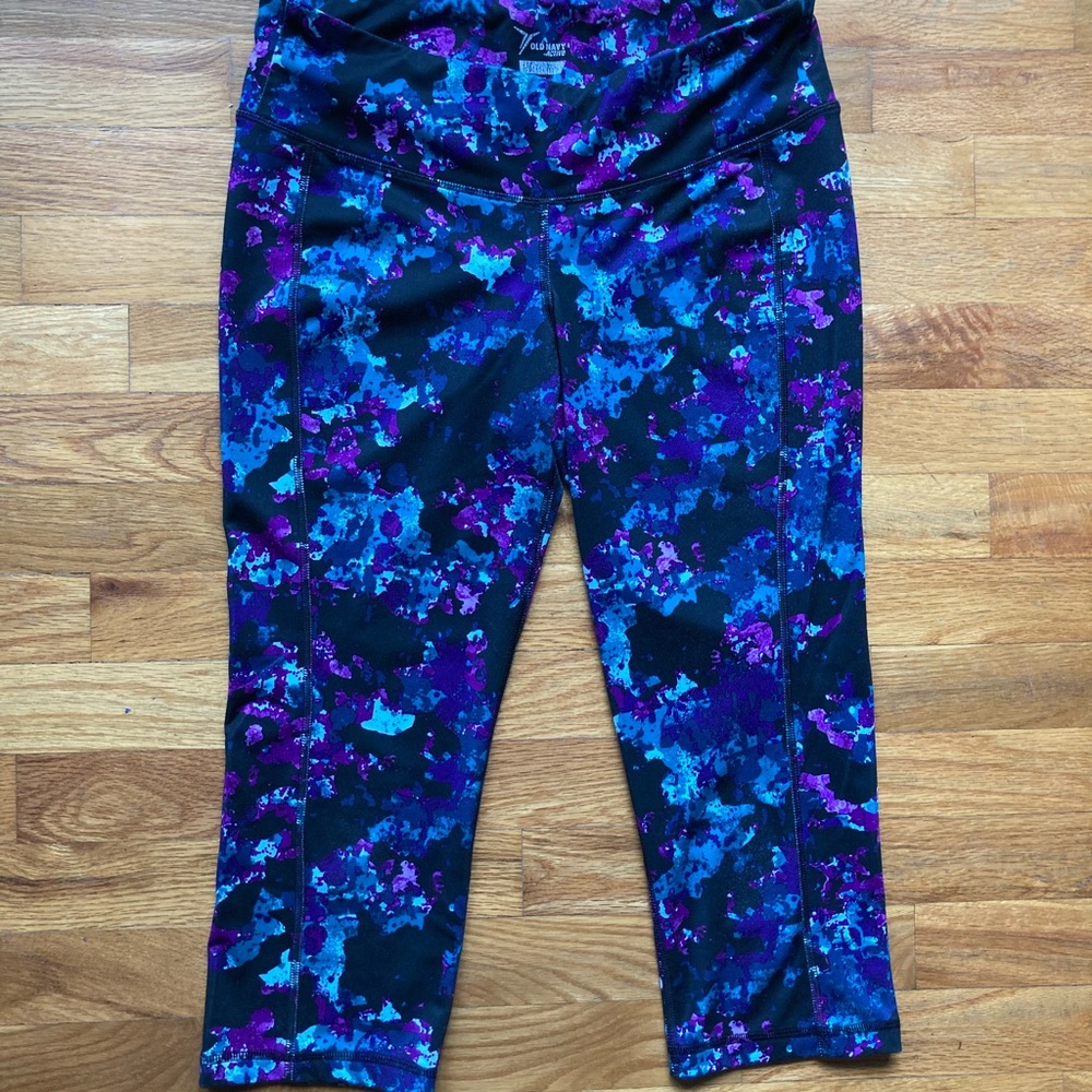 Old Navy Active Crops Purple, Teal, Black Splatter